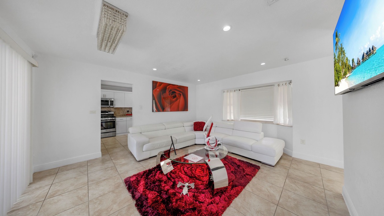 Photo of Livingroom in Miami Gardens