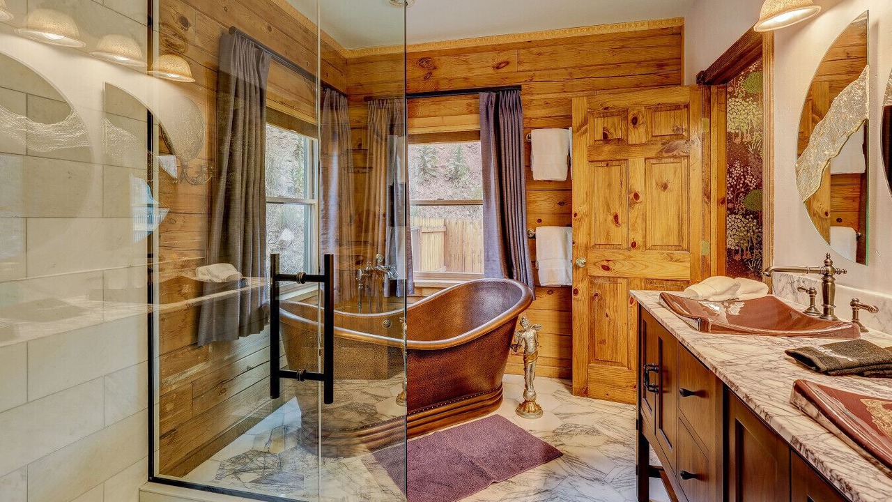 Photo of Bathroom in Basalt