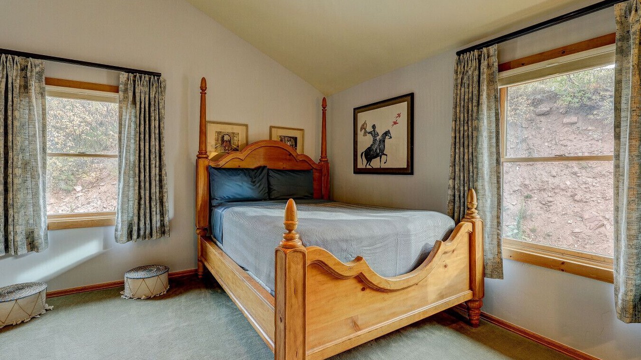 Photo of Bedroom in Basalt