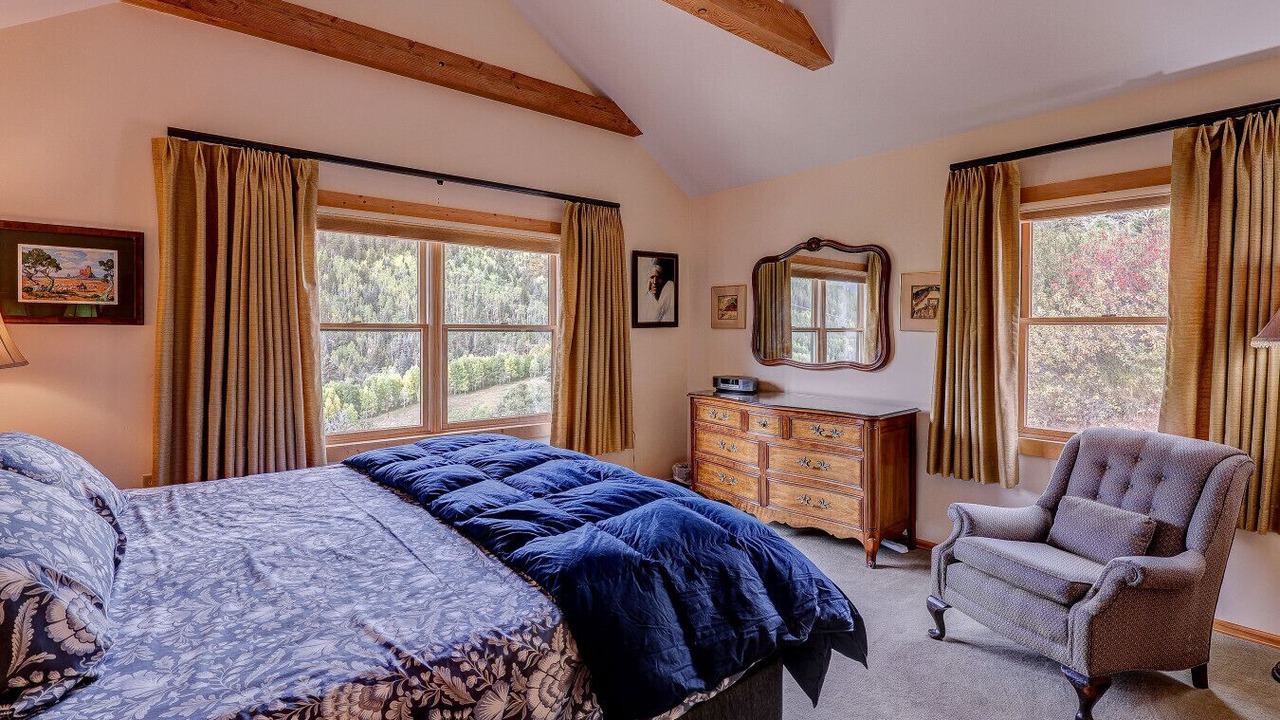 Photo of Bedroom in Basalt