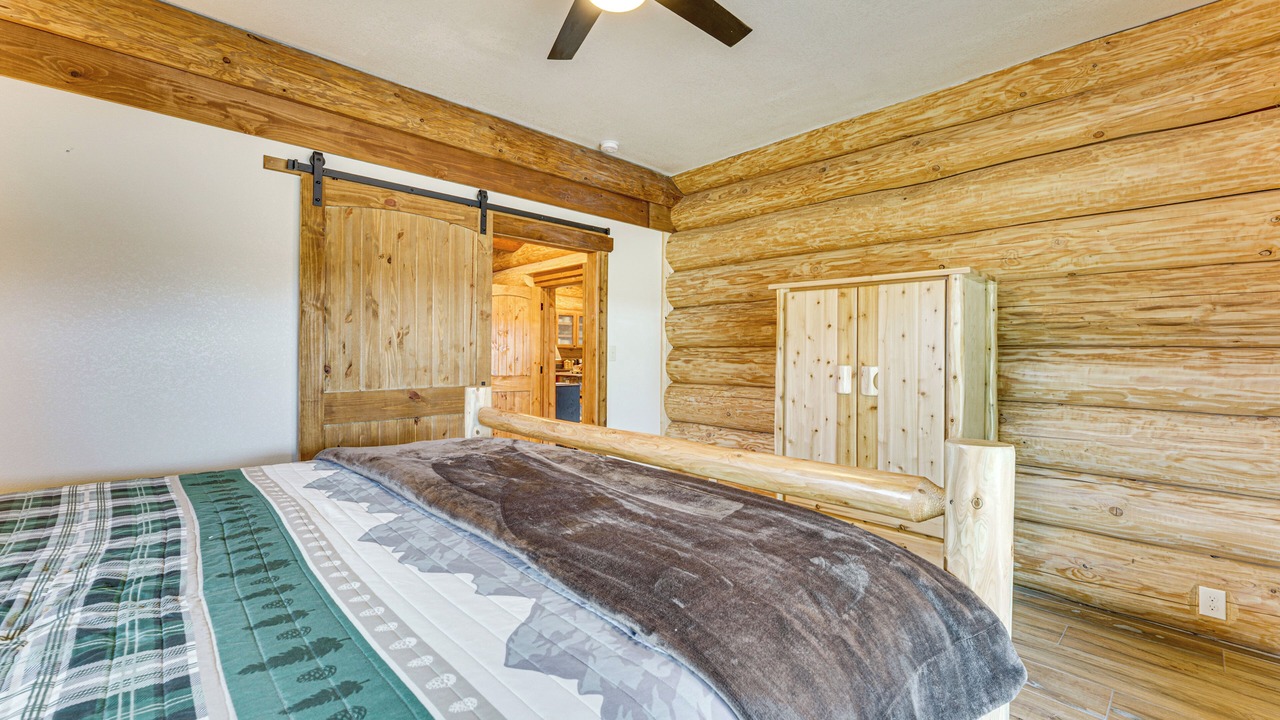 Photo of Bedroom in Red River