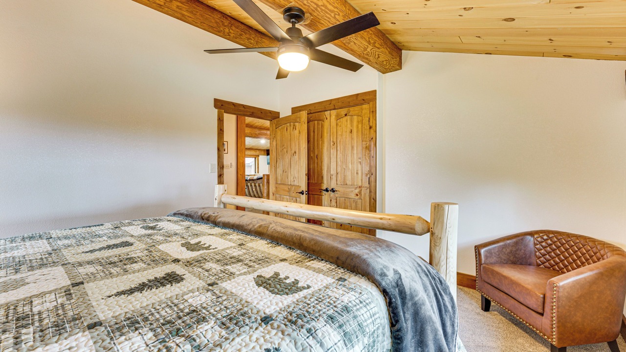 Photo of Bedroom in Red River