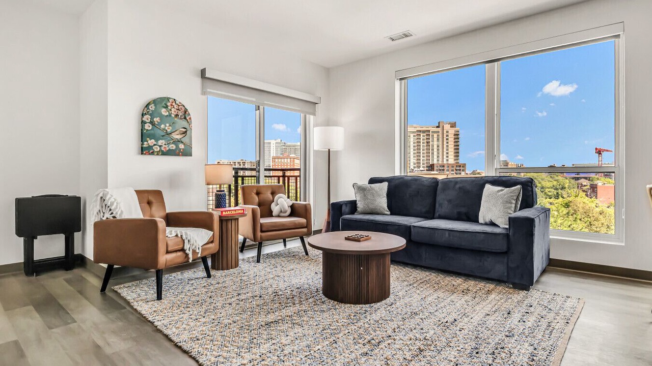 Photo of Livingroom in University Circle