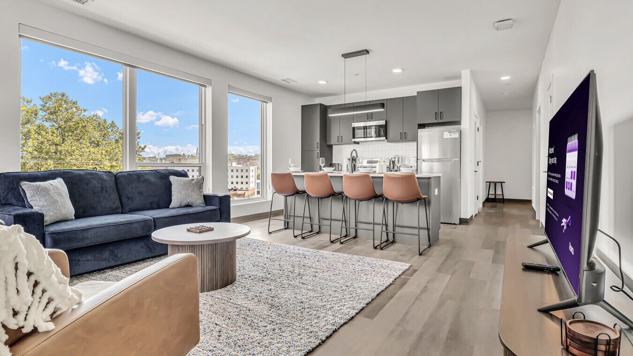 Photo of Livingroom in University Circle
