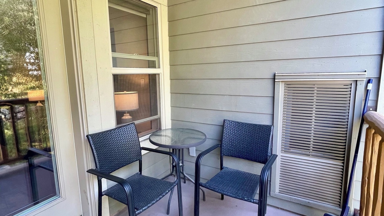 Photo of Patio Balcony in East Kootenay