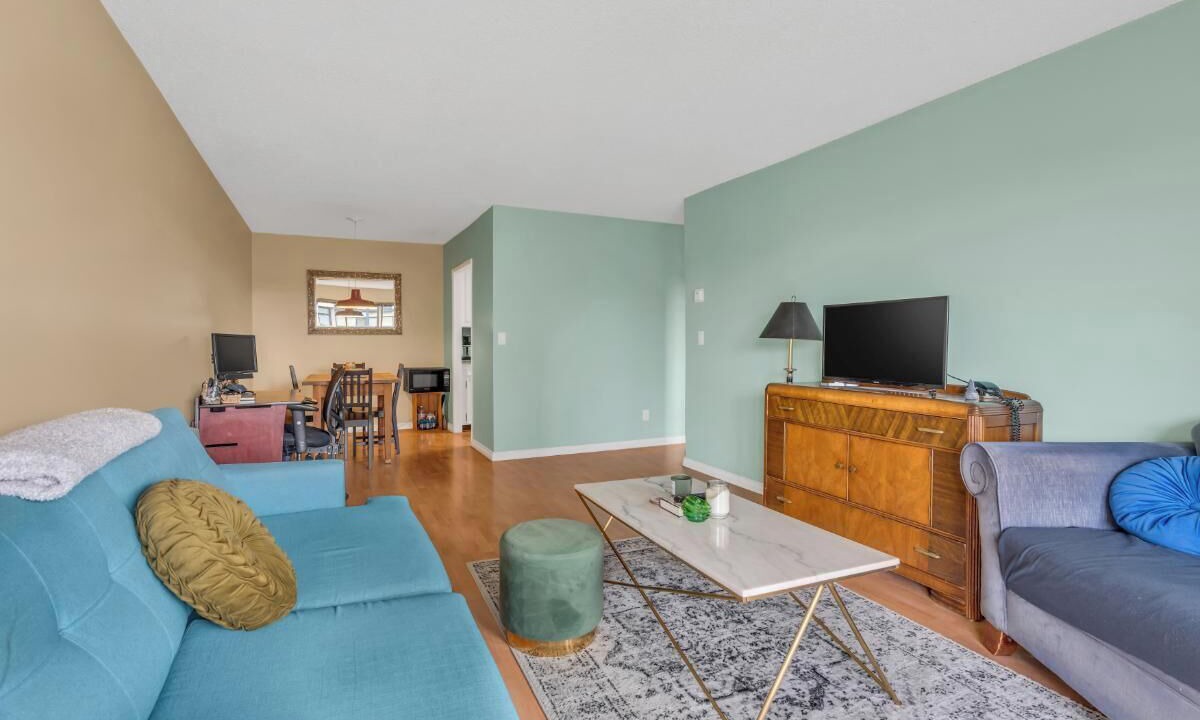 Photo of Livingroom in Fairview