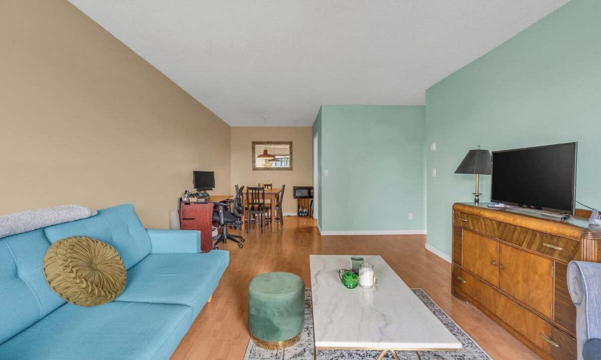 Photo of Livingroom in Fairview