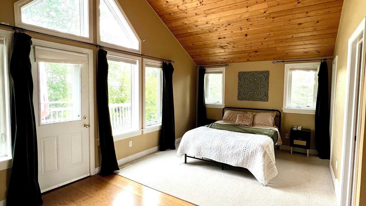 Photo of Bedroom in Division No. 8