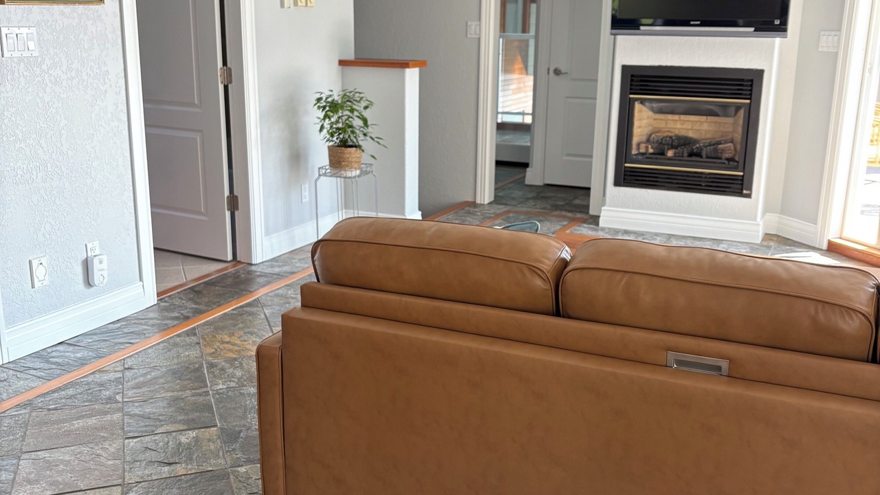 Photo of Livingroom in Campbell River