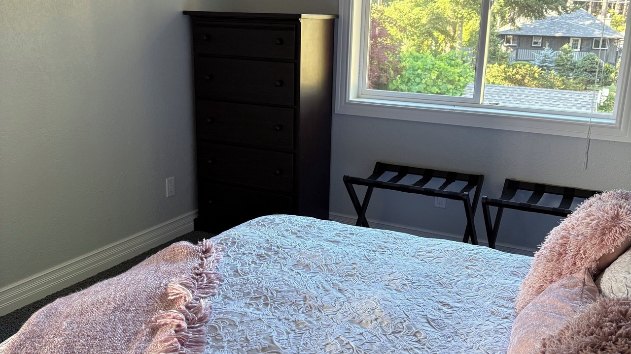 Photo of Bedroom in Campbell River