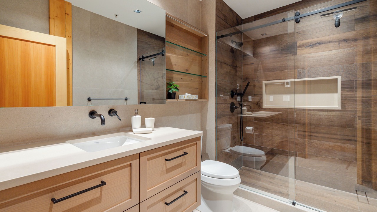 Photo of Bathroom in Upper Village