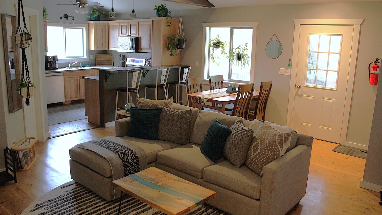 Photo of Livingroom in Lake City