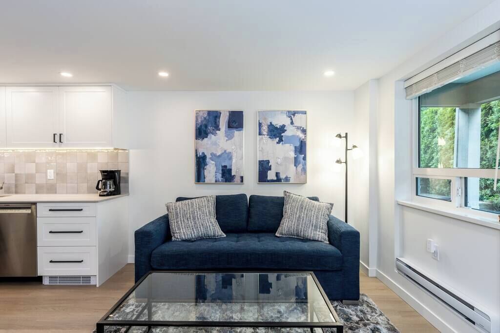 Photo of Livingroom in Horseshoe Bay