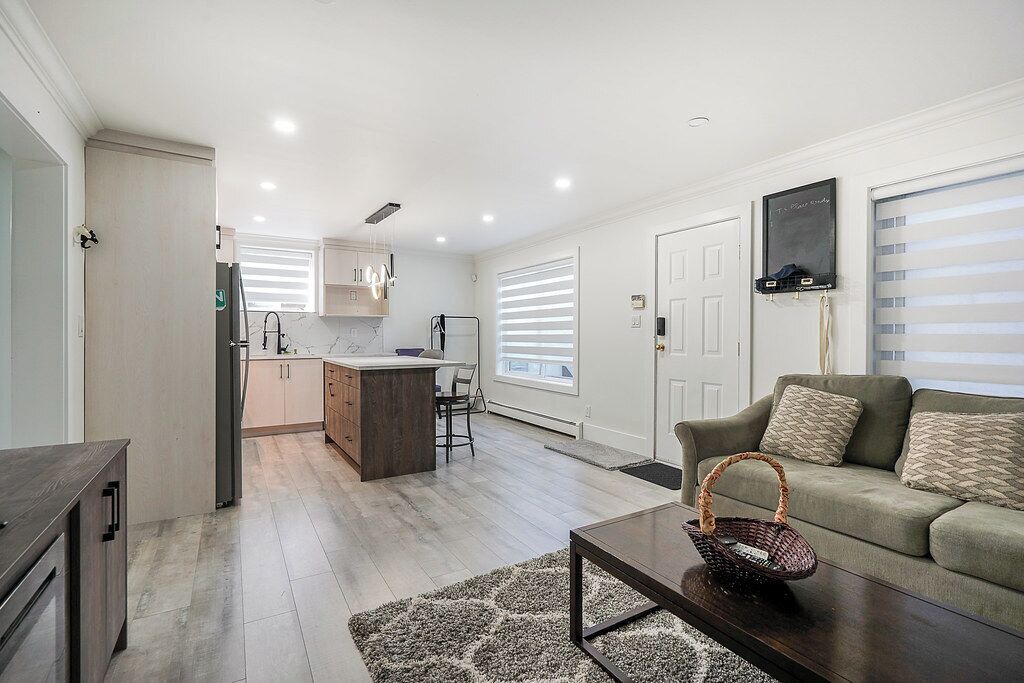 Photo of Livingroom in Surrey Newton