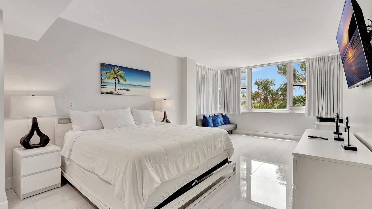 Photo of Bedroom in Bermuda Riviera