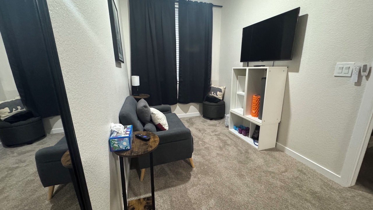 Photo of Livingroom in Northeast Park Hill