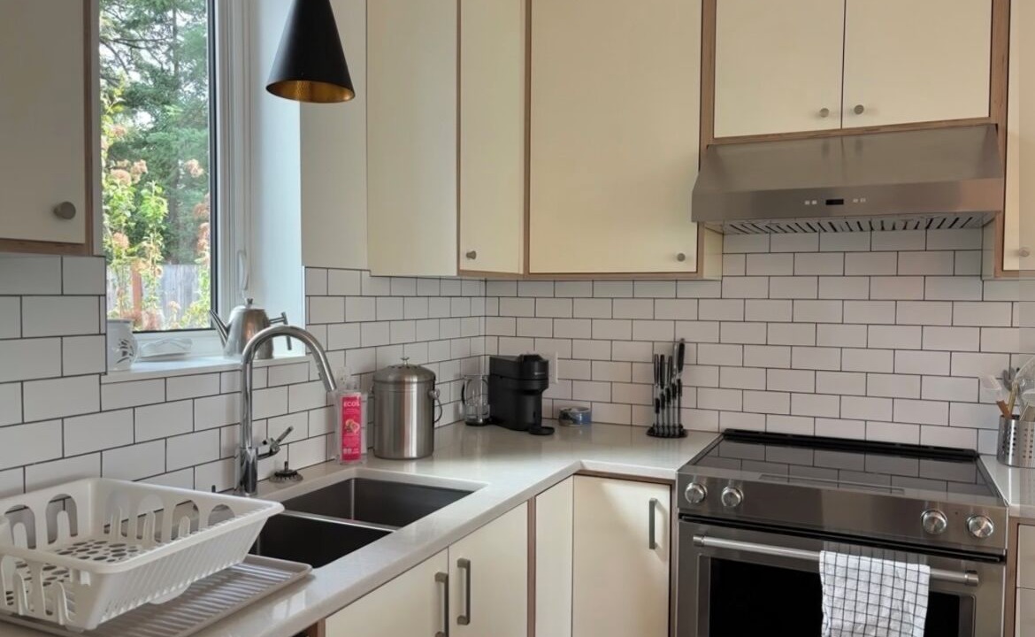 Photo of Kitchen in Saanich West