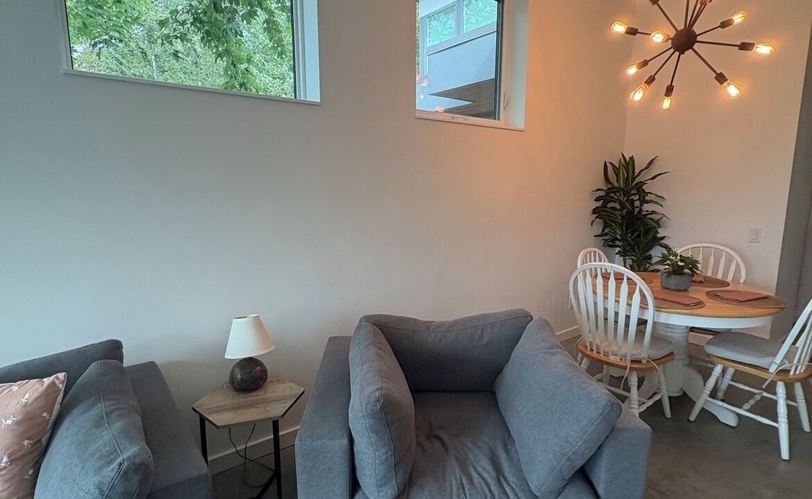 Photo of Livingroom in Saanich West