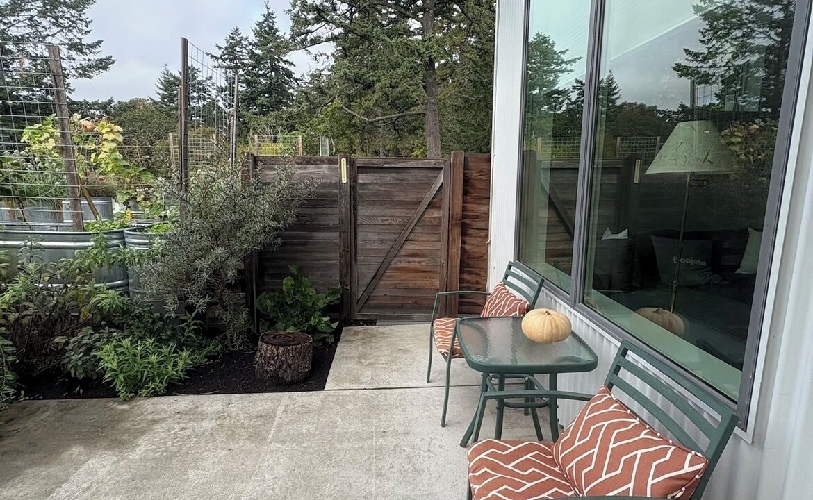 Photo of Patio Balcony in Saanich West