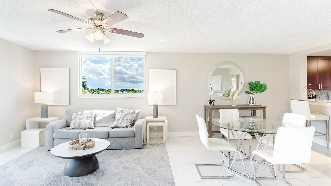 Photo of Livingroom in Boca Raton