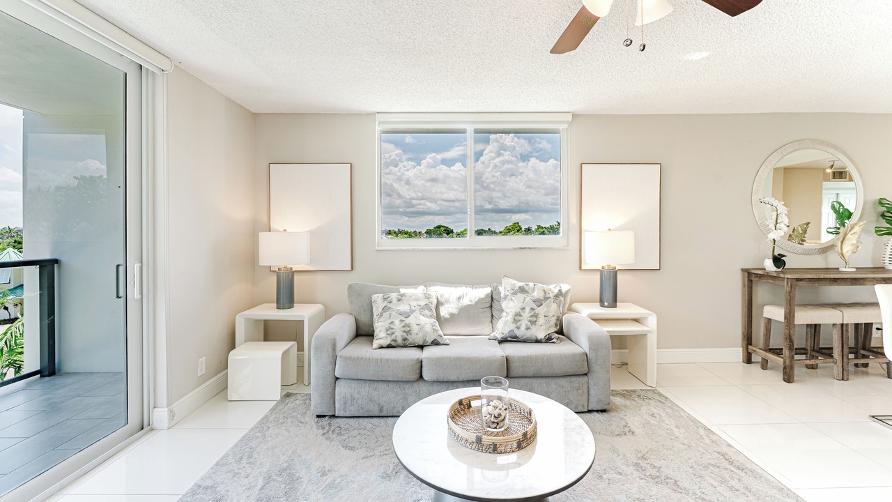 Photo of Livingroom in Boca Raton