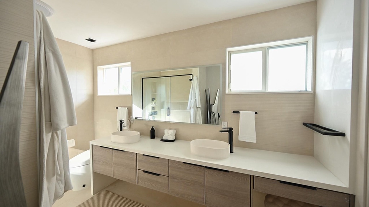 Photo of Bathroom in Pompano Isles