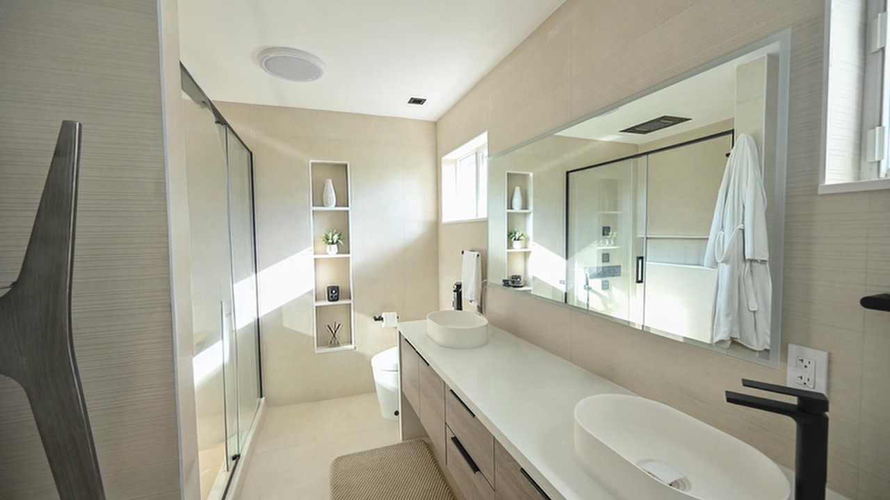 Photo of Bathroom in Pompano Isles