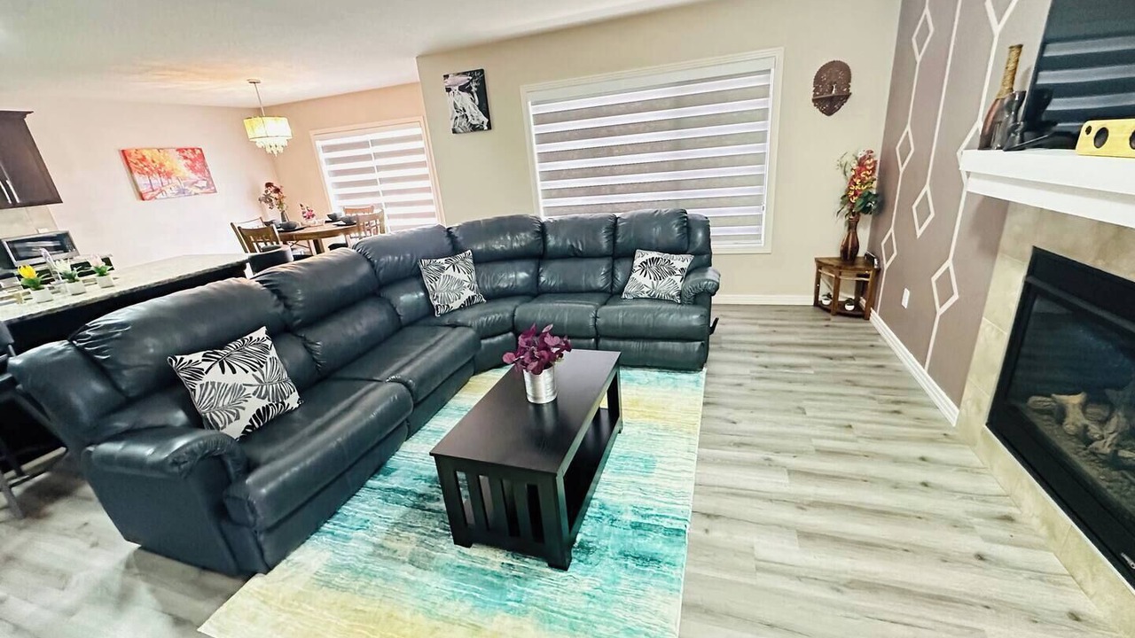 Photo of Livingroom in Southeast Edmonton