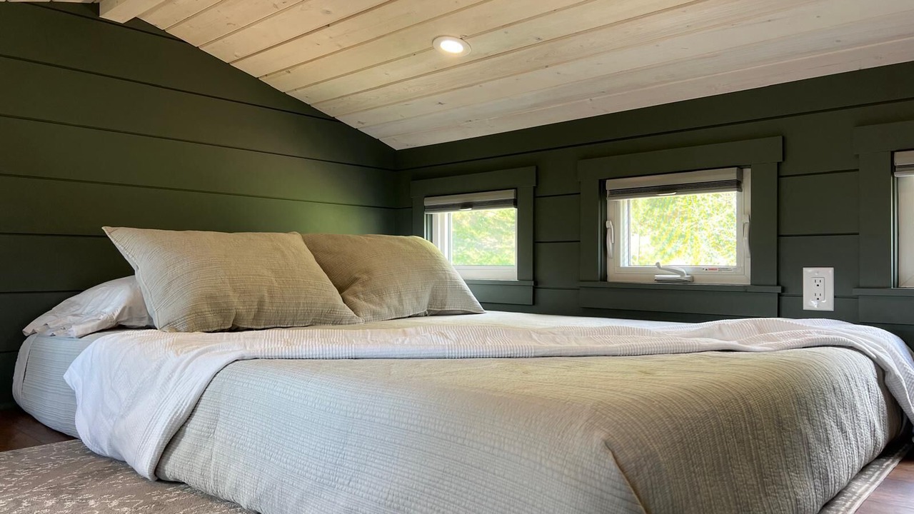Photo of Bedroom in Okanagan-Similkameen