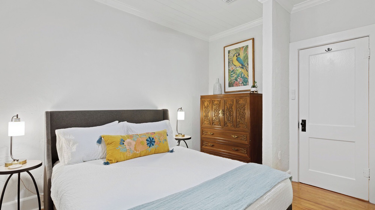 Photo of Bedroom in Parrot Cove