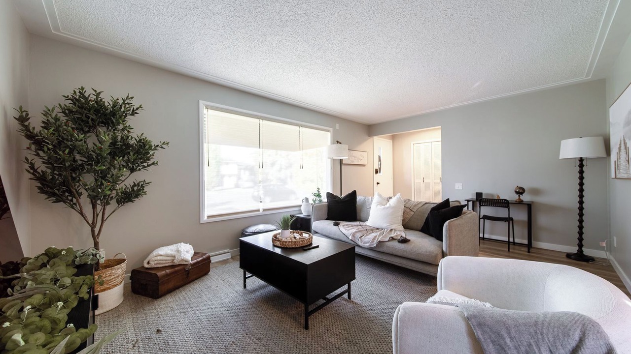 Photo of Livingroom in Northeast Edmonton