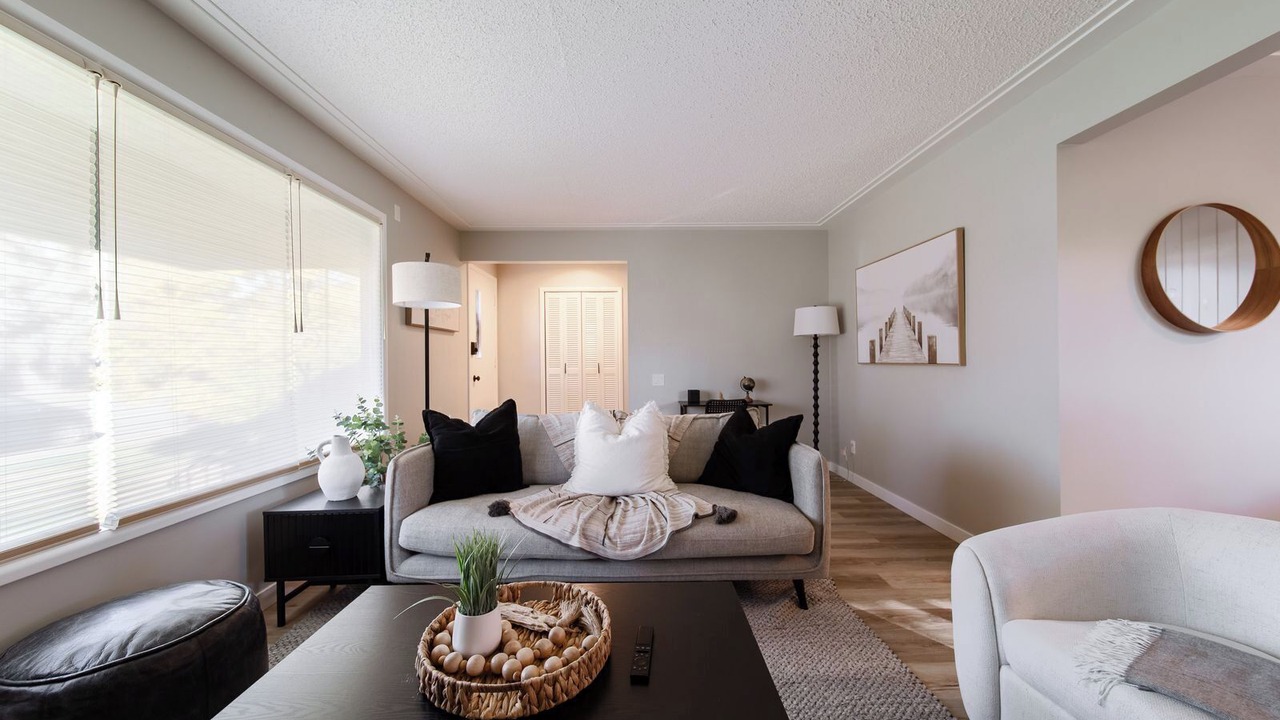 Photo of Livingroom in Northeast Edmonton