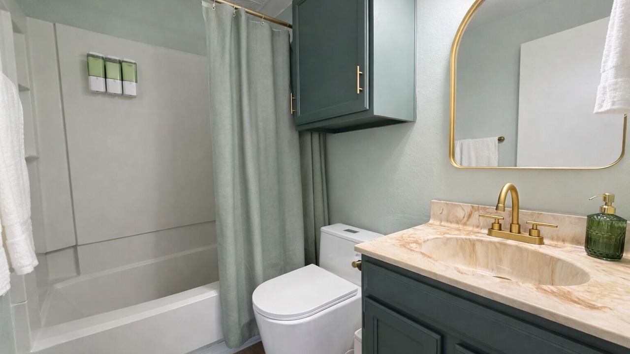 Photo of Bathroom in Red River