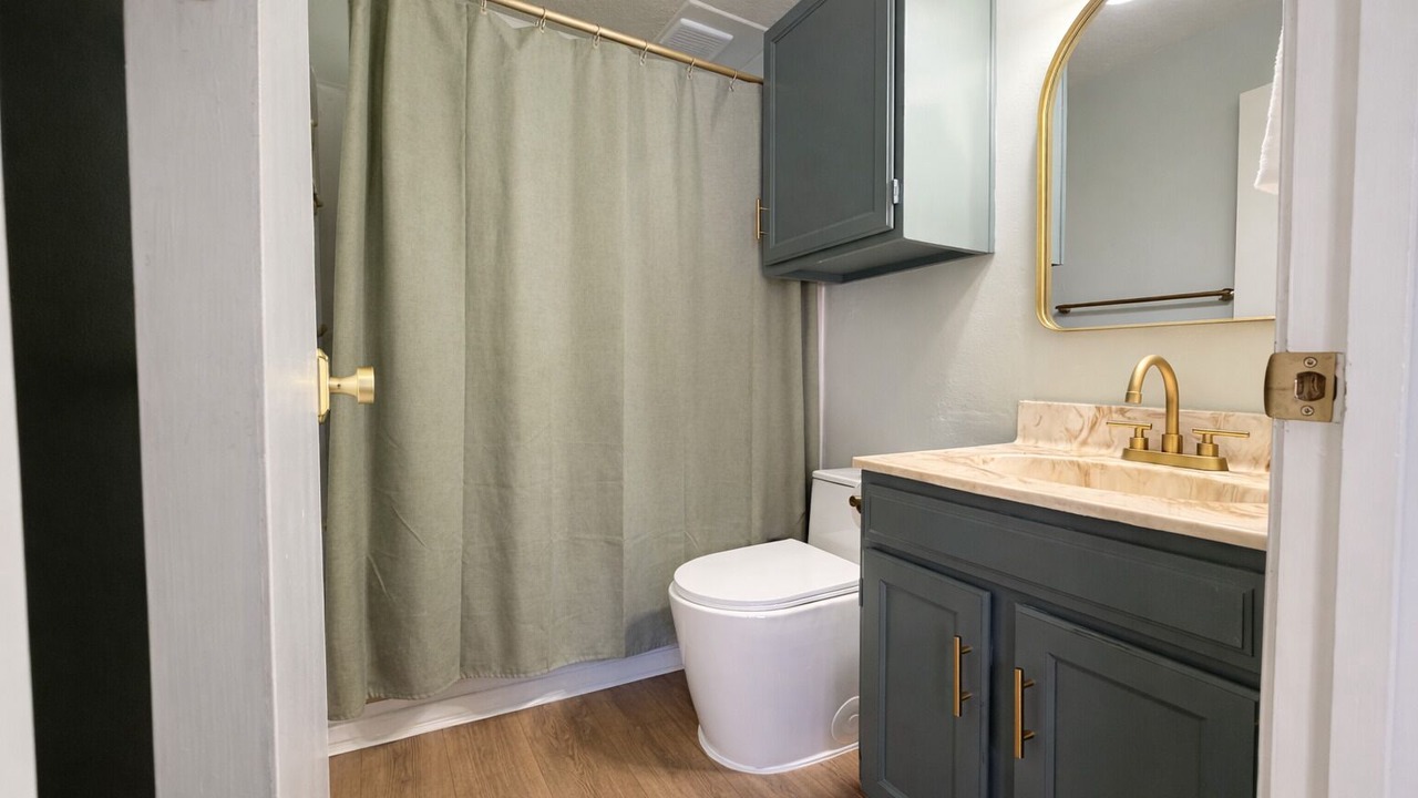 Photo of Bathroom in Red River