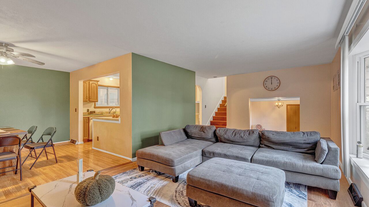 Photo of Livingroom in North Royalton
