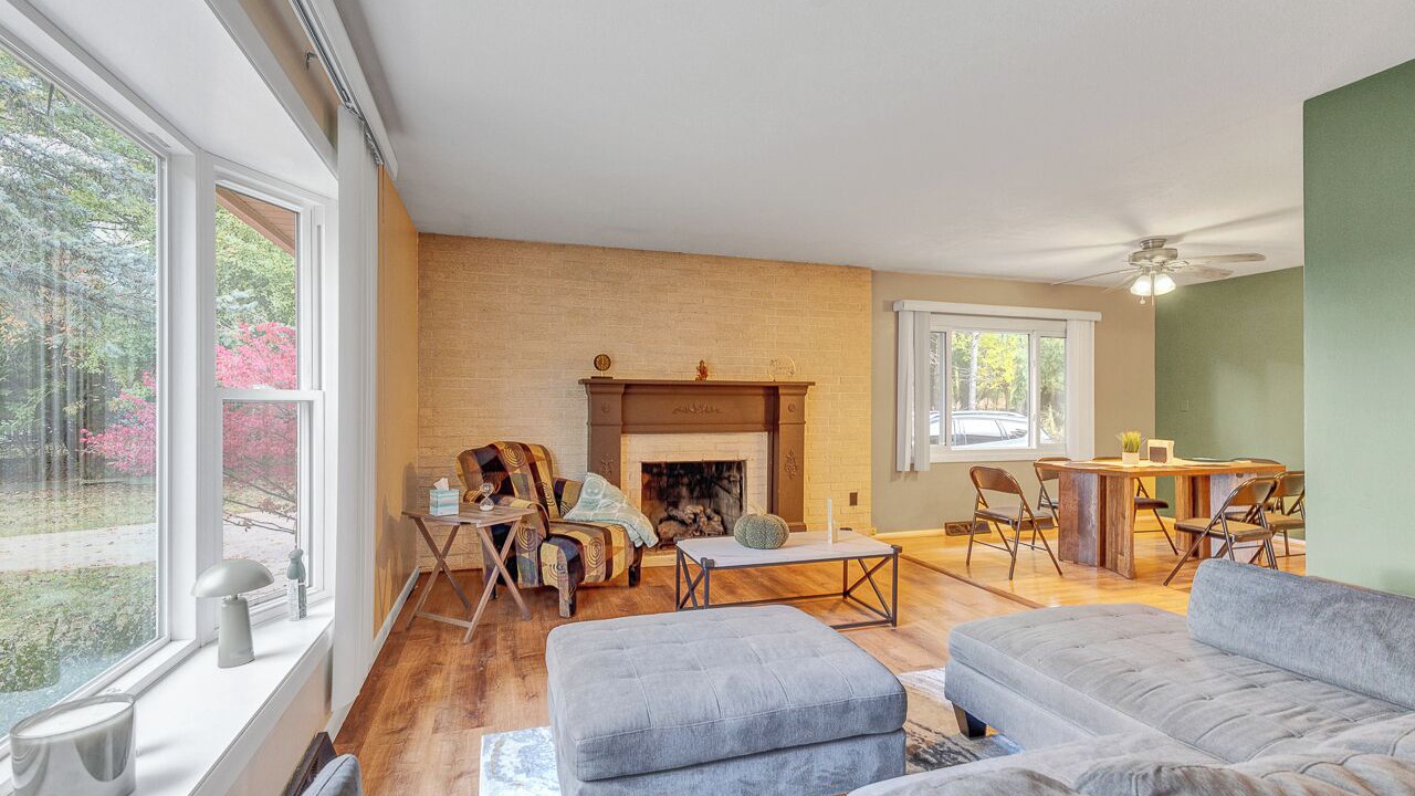 Photo of Livingroom in North Royalton