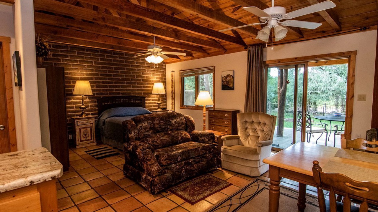 Photo of Livingroom in Pecos