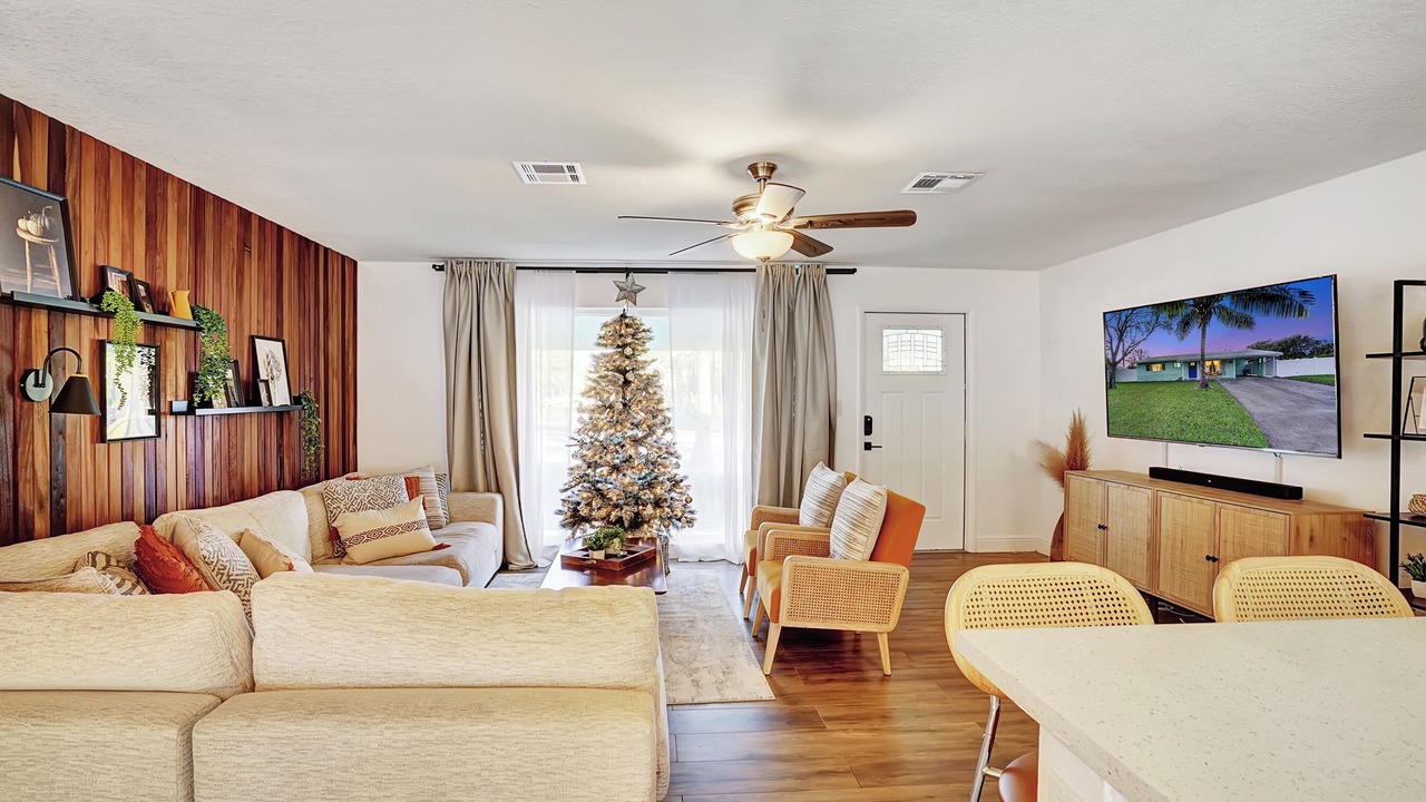 Photo of Livingroom in Garden Isles