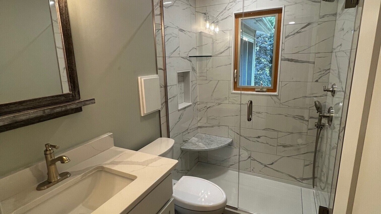 Photo of Bathroom in Peninsula