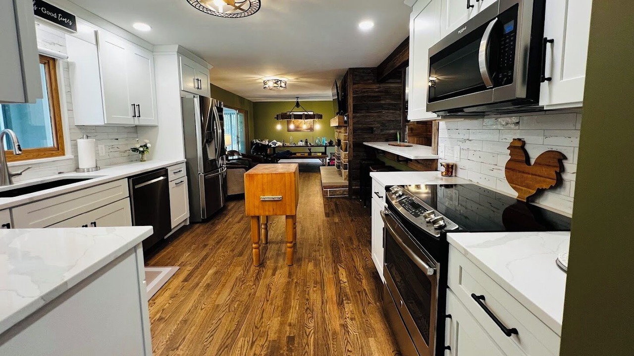 Photo of Kitchen in Peninsula