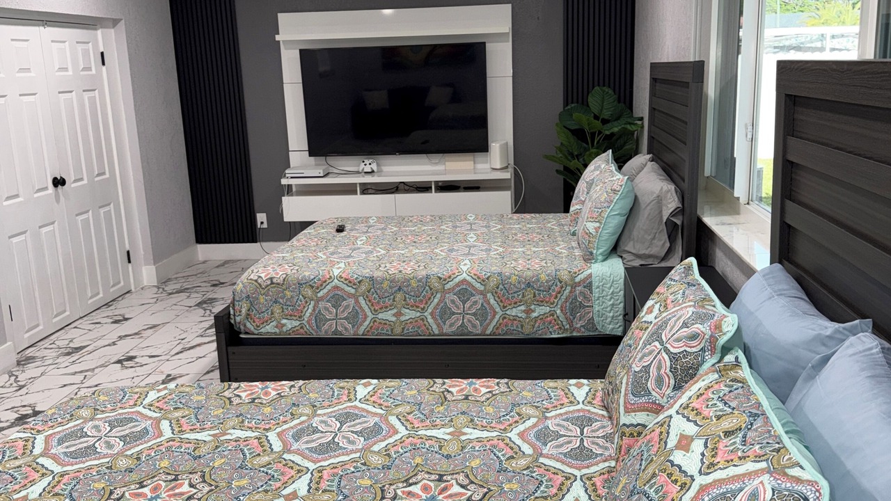 Photo of Bedroom in Miami Gardens