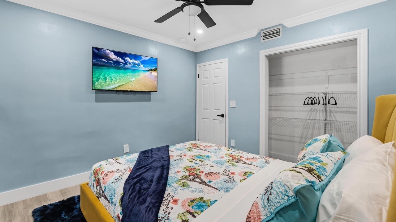 Photo of Bedroom in Miami Gardens
