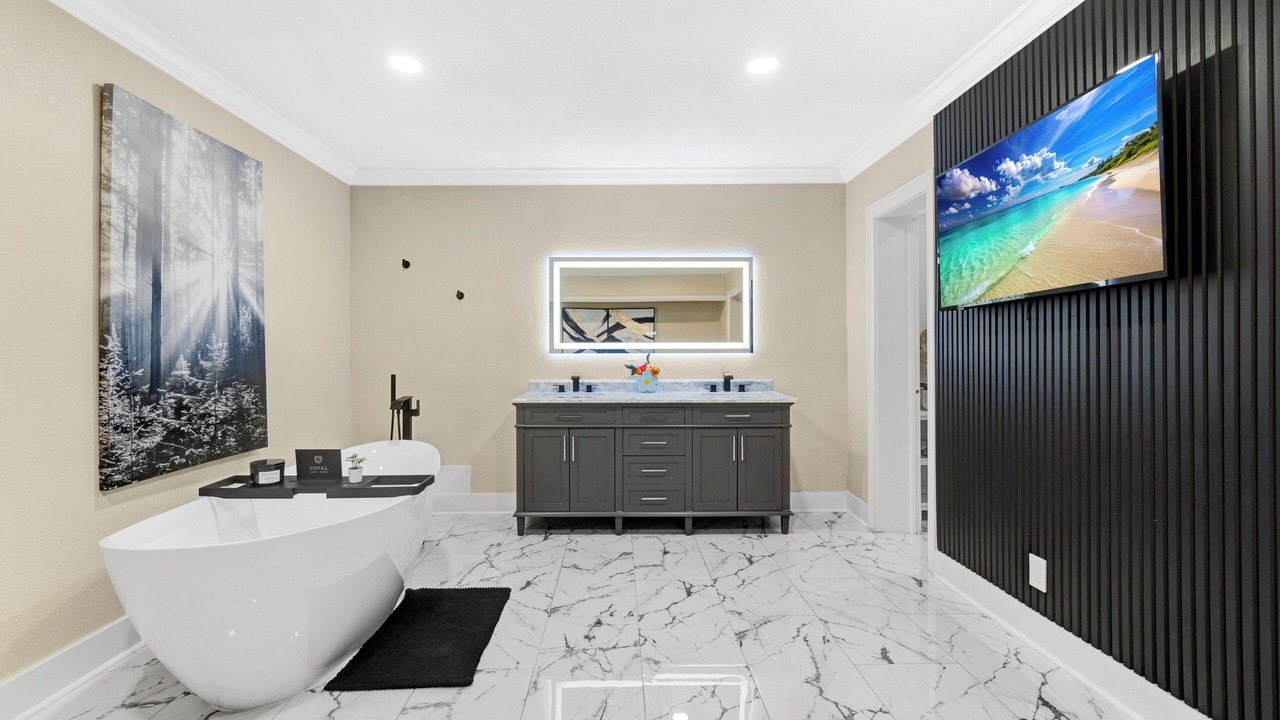 Photo of Bathroom in Miami Gardens