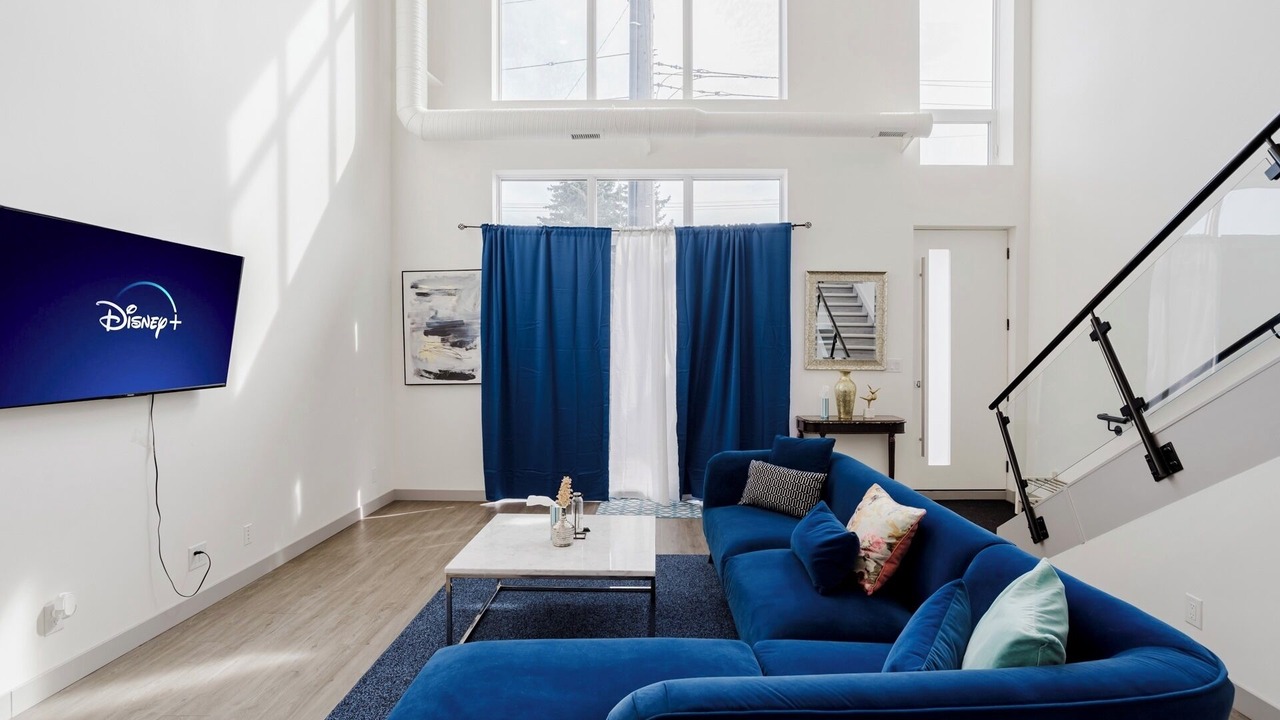 Photo of Livingroom in Northeast Edmonton