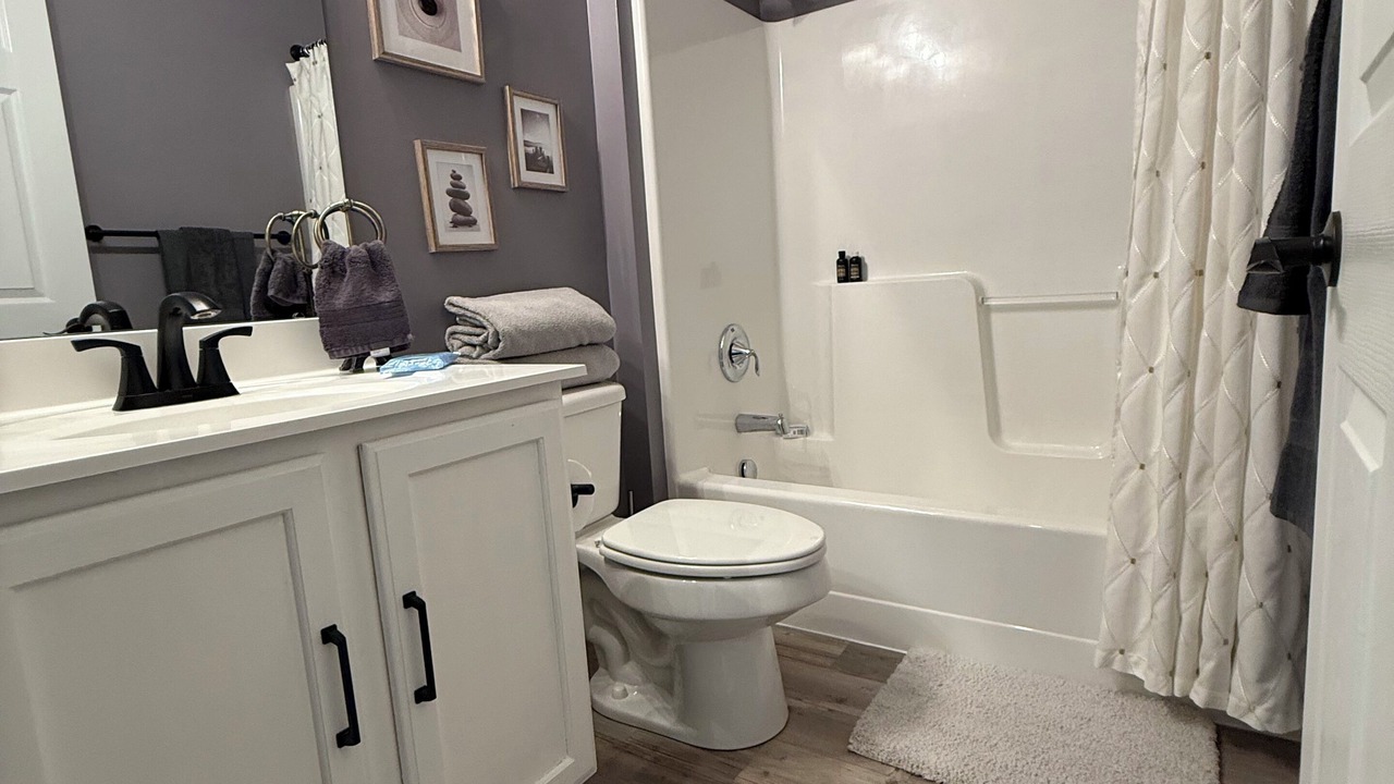 Photo of Bathroom in Peninsula