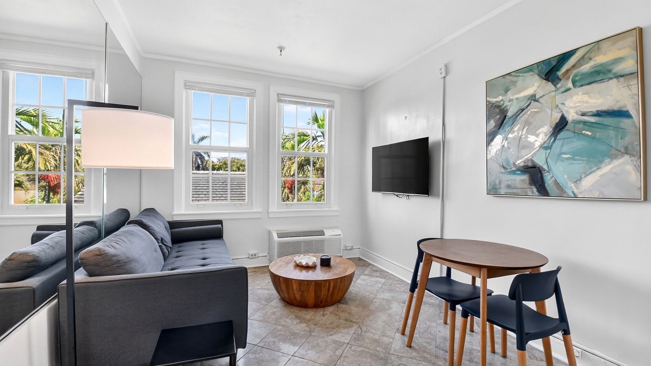 Photo of Livingroom in Palm Beach