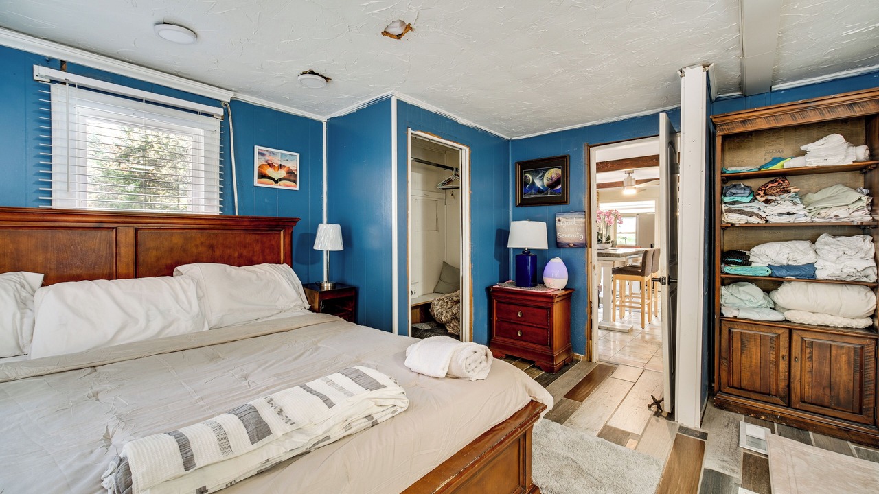 Photo of Bedroom in Oakwood Village