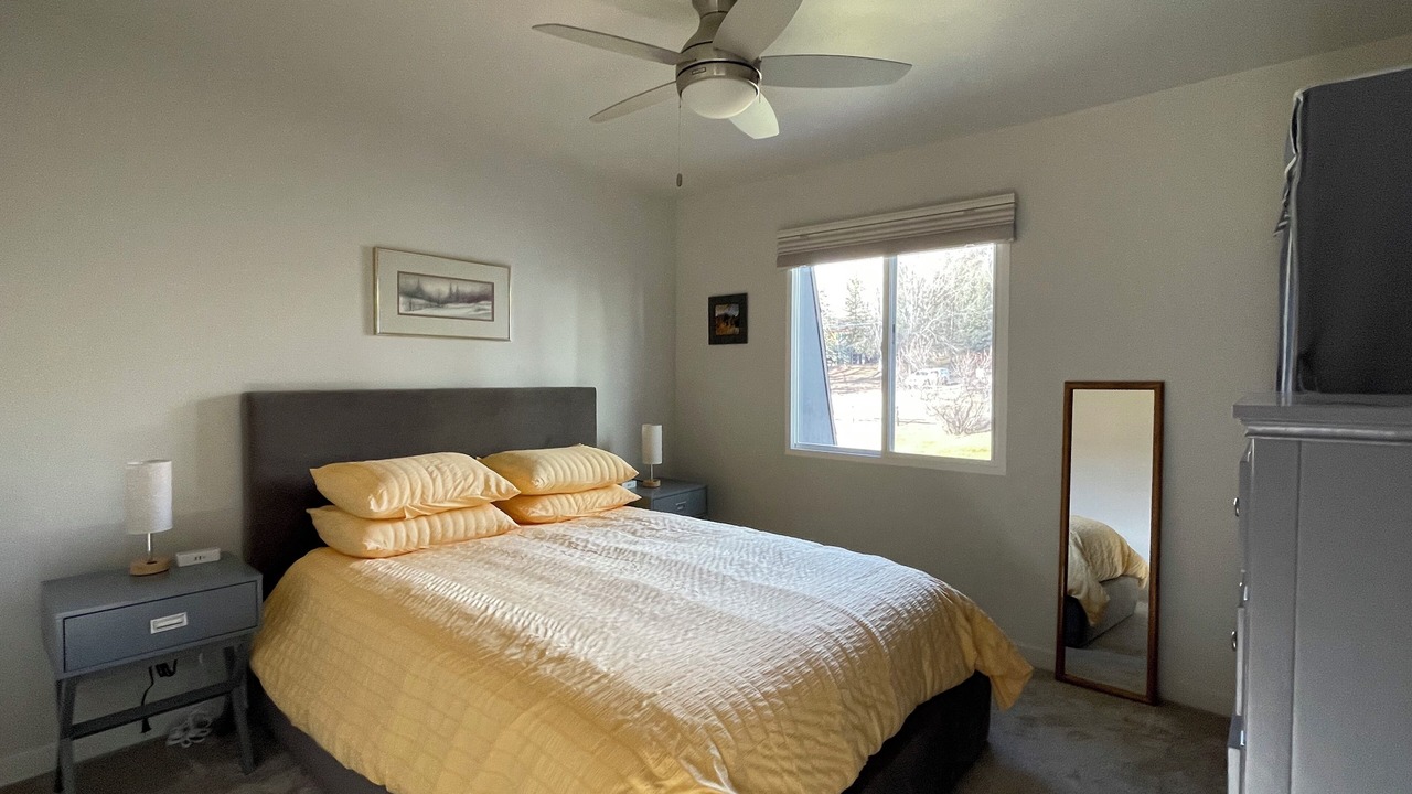 Photo of Bedroom in Basalt