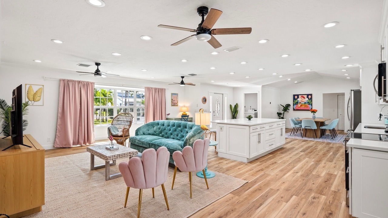 Photo of Livingroom in Lake Clarke Shores
