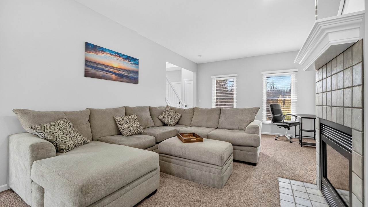 Photo of Livingroom in Chesterland